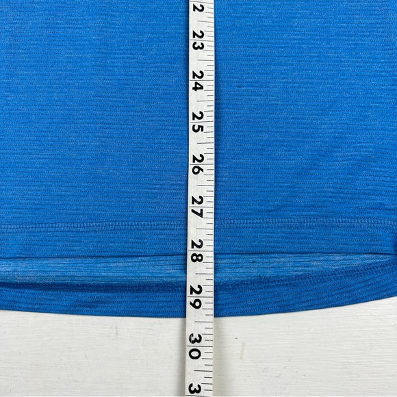 LuluLemon Men's Workout Training V Neck Vent Tech T Shirt Size Medium Blue - Picture 4 of 4